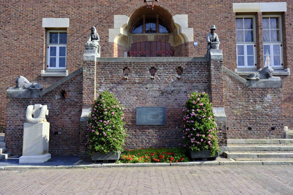 Voorkant gemeentehuis Noordwijkerhout
